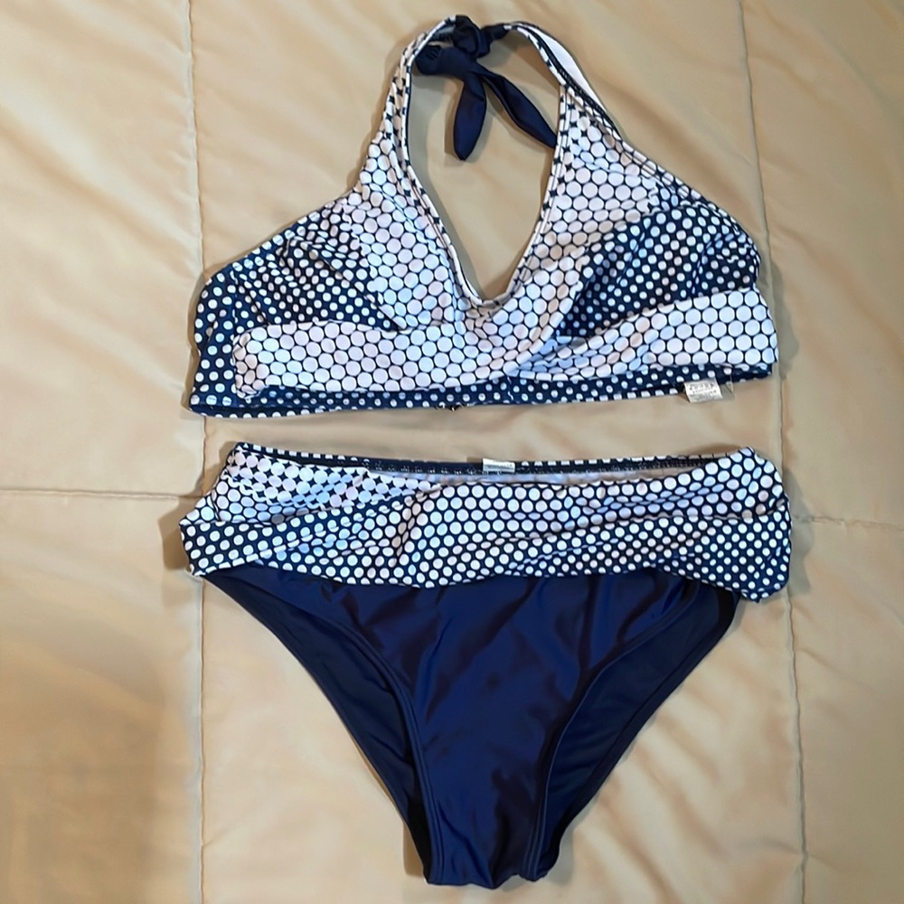 Women’s halter bikini *Washed but Never Worn*